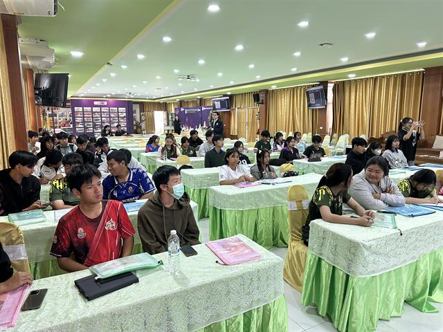 ชุมชนยุคใหม่รู้เท่าทันภัยบนโลกออนไลน์