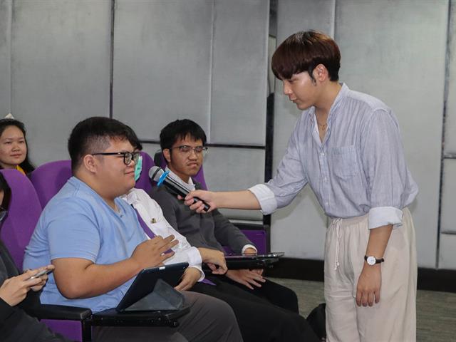 คณะรัฐศาสตร์และสังคมศาสตร์ 