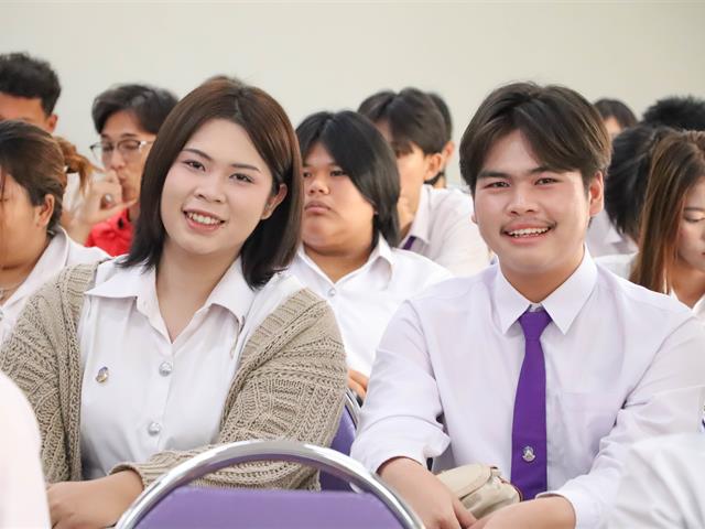 คณะรัฐศาสตร์และสังคมศาสตร์ 
