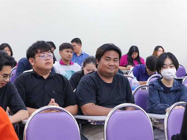 คณะรัฐศาสตร์และสังคมศาสตร์ 