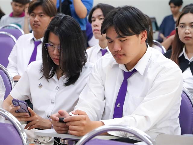 คณะรัฐศาสตร์และสังคมศาสตร์ 