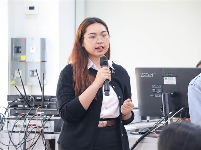 คณะรัฐศาสตร์และสังคมศาสตร์ 