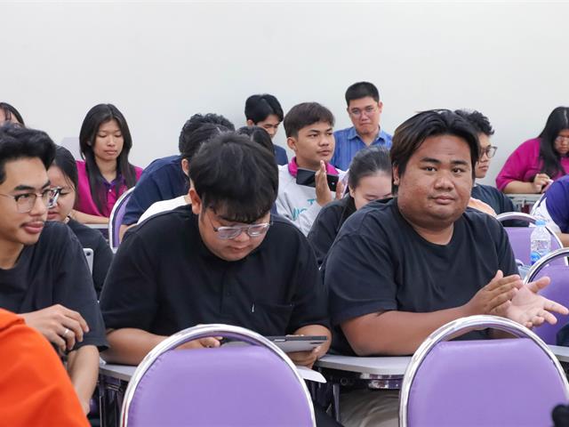 คณะรัฐศาสตร์และสังคมศาสตร์ 