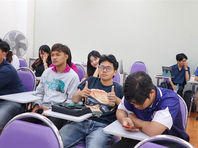 คณะรัฐศาสตร์และสังคมศาสตร์ 