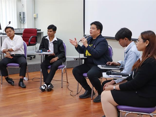 คณะรัฐศาสตร์และสังคมศาสตร์ 