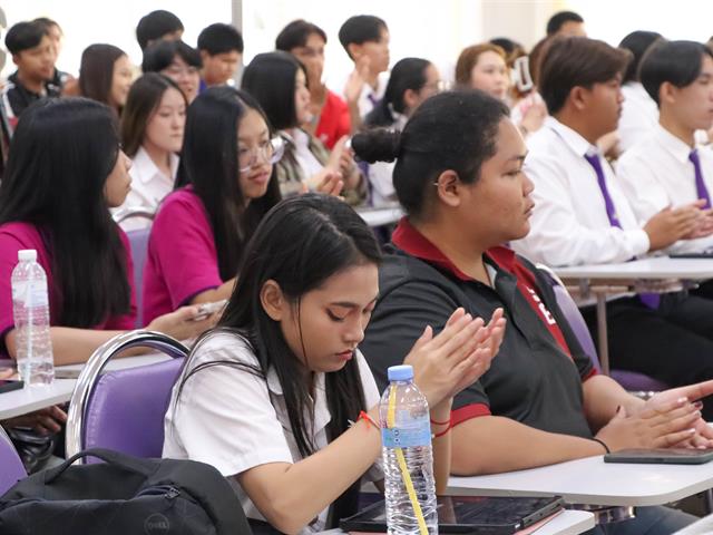 คณะรัฐศาสตร์และสังคมศาสตร์ 