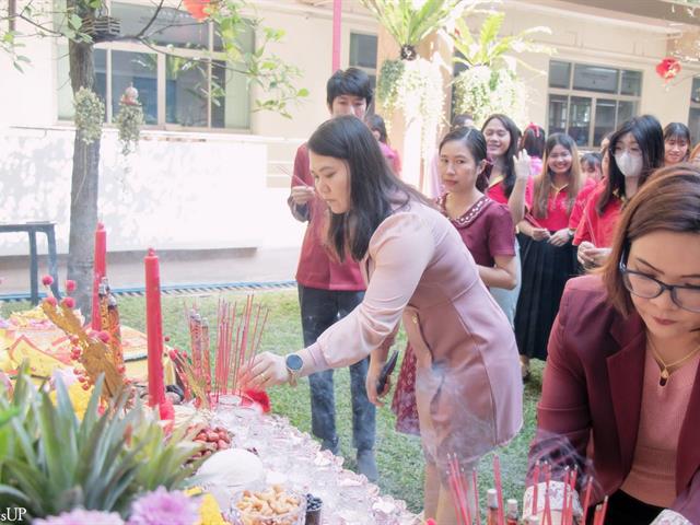 คณะศิลปศาสตร์จัดพิธีสักการะสิ่งศักดิ์สิทธิ์ เนื่องในโอกาสวันตรุษจีน 2569