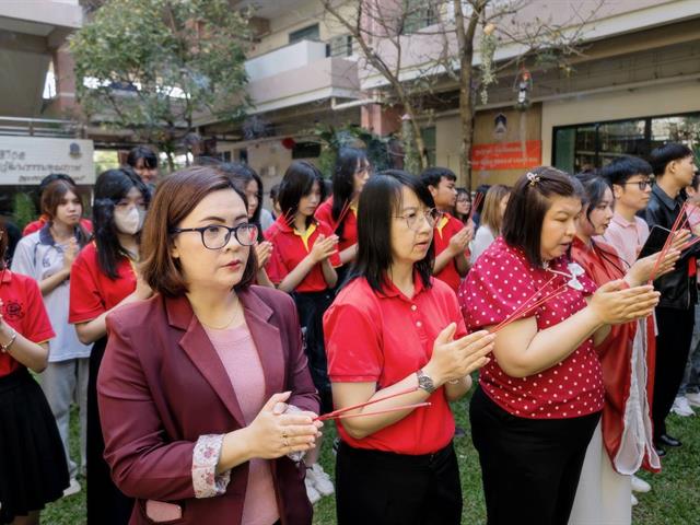 คณะศิลปศาสตร์จัดพิธีสักการะสิ่งศักดิ์สิทธิ์ เนื่องในโอกาสวันตรุษจีน 2569