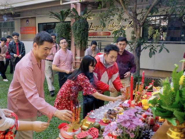 คณะศิลปศาสตร์จัดพิธีสักการะสิ่งศักดิ์สิทธิ์ เนื่องในโอกาสวันตรุษจีน 2569