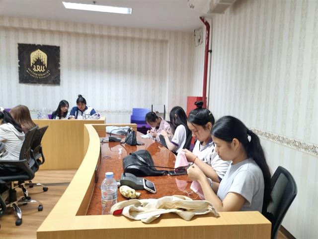 ศูนย์ปฏิบัติการจิตอาสา กองกิจการนิสิต จัดกิจกรรม “จิตอาสาพี่ช้างจับมือ”