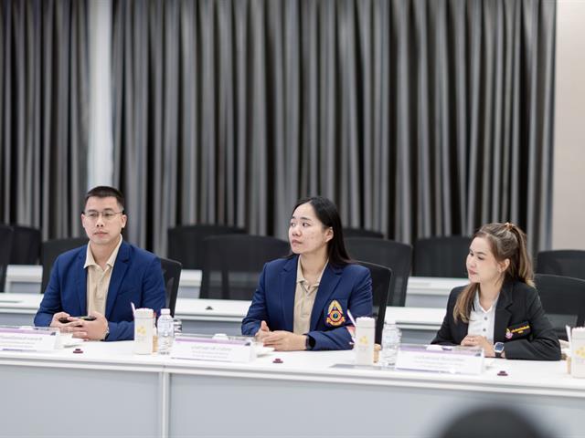 วันที่ 26 กุมภาพันธ์ 2569 มหาวิทยาลัยพะเยาให้การต้อนรับคณะศึกษาดูงานจากสำนักยุทธศาสตร์และมาตรฐานสถาบัน และสำนักวิจัยและบริการวิชาการ มหาวิทยาลัยภาคตะวันออกเฉียงเหนือ จังหวัดขอนแก่น 