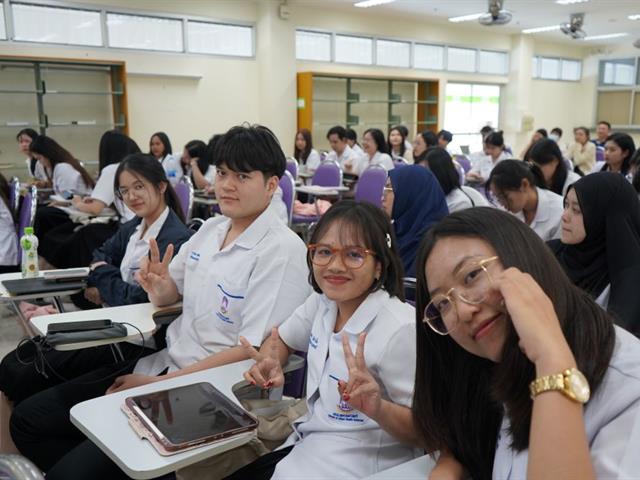 เวทีวิชาการนำเสนอผลการฝึกงานทางห้องปฏิบัติการทางการแพทย์