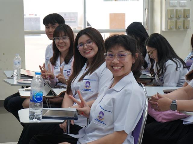 เวทีวิชาการนำเสนอผลการฝึกงานทางห้องปฏิบัติการทางการแพทย์