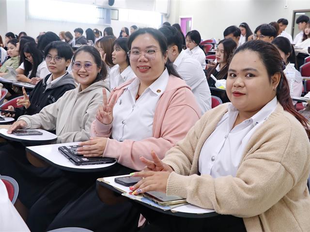 คณะรัฐศาสตร์และสังคมศาสตร์ 