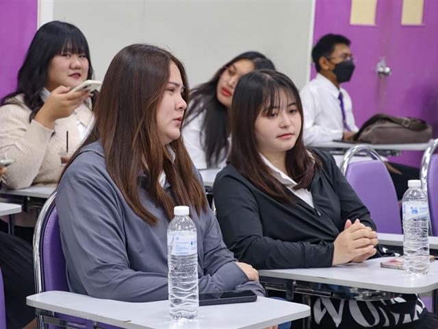 คณะรัฐศาสตร์และสังคมศาสตร์ 