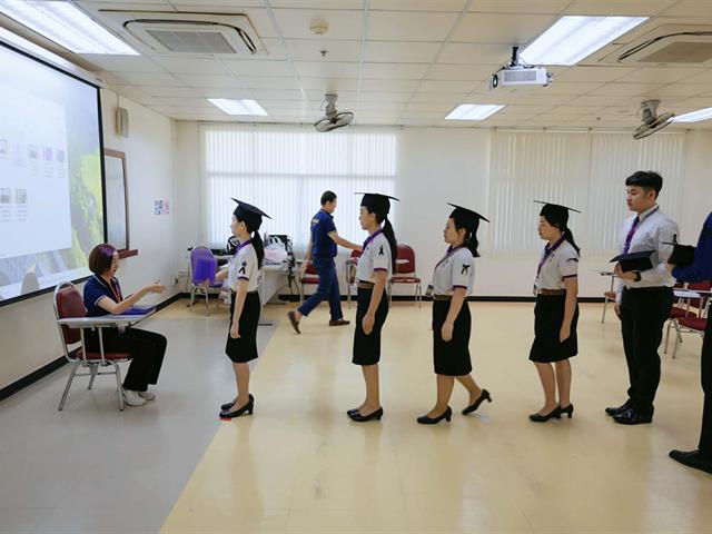 คณะกรรมการดำเนินงานพิธีพระราชทานปริญญาบัตร คณะศิลปศาสตร์ ดำเนินการฝึกซ้อมบัณฑิต เพื่อเตรียมความพร้อมการเข้ารับพระราชทานปริญญาบัตร ประจำปีการศึกษา ๒๕๖๗