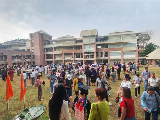 คณะกรรมการดำเนินงานพิธีพระราชทานปริญญาบัตร คณะศิลปศาสตร์ ดำเนินการฝึกซ้อมบัณฑิต เพื่อเตรียมความพร้อมการเข้ารับพระราชทานปริญญาบัตร ประจำปีการศึกษา ๒๕๖๗