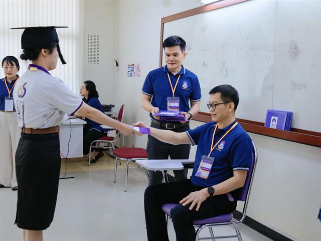 คณะกรรมการดำเนินงานพิธีพระราชทานปริญญาบัตร คณะศิลปศาสตร์ ดำเนินการฝึกซ้อมบัณฑิต เพื่อเตรียมความพร้อมการเข้ารับพระราชทานปริญญาบัตร ประจำปีการศึกษา ๒๕๖๗