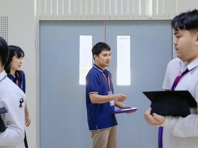 คณะกรรมการดำเนินงานพิธีพระราชทานปริญญาบัตร คณะศิลปศาสตร์ ดำเนินการฝึกซ้อมบัณฑิต เพื่อเตรียมความพร้อมการเข้ารับพระราชทานปริญญาบัตร ประจำปีการศึกษา ๒๕๖๗