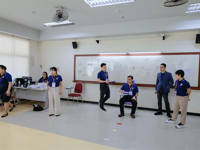 คณะกรรมการดำเนินงานพิธีพระราชทานปริญญาบัตร คณะศิลปศาสตร์ ดำเนินการฝึกซ้อมบัณฑิต เพื่อเตรียมความพร้อมการเข้ารับพระราชทานปริญญาบัตร ประจำปีการศึกษา ๒๕๖๗