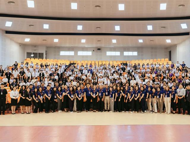 คณะกรรมการดำเนินงานพิธีพระราชทานปริญญาบัตร คณะศิลปศาสตร์ ดำเนินการฝึกซ้อมบัณฑิต เพื่อเตรียมความพร้อมการเข้ารับพระราชทานปริญญาบัตร ประจำปีการศึกษา ๒๕๖๗