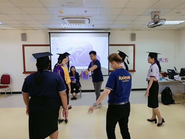 คณะกรรมการดำเนินงานพิธีพระราชทานปริญญาบัตร คณะศิลปศาสตร์ ดำเนินการฝึกซ้อมบัณฑิต เพื่อเตรียมความพร้อมการเข้ารับพระราชทานปริญญาบัตร ประจำปีการศึกษา ๒๕๖๗