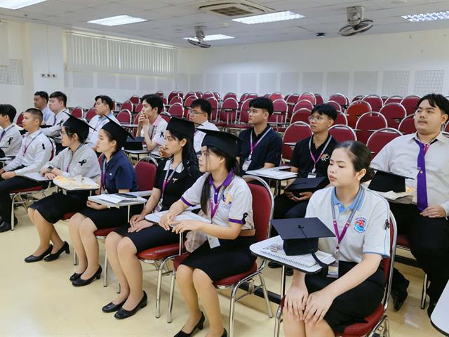 คณะกรรมการดำเนินงานพิธีพระราชทานปริญญาบัตร คณะศิลปศาสตร์ ดำเนินการฝึกซ้อมบัณฑิต เพื่อเตรียมความพร้อมการเข้ารับพระราชทานปริญญาบัตร ประจำปีการศึกษา ๒๕๖๗