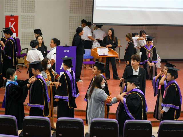 วิทยาลัยการศึกษา มหาวิทยาลัยพะเยา ขอแสดงความยินดีกับบัณฑิต มหาบัณฑิต และดุษฎีบัณฑิตในพิธีพระราชทานปริญญาบัตร แก่ผู้สำเร็จการศึกษา ประจำปีการศึกษา 2567