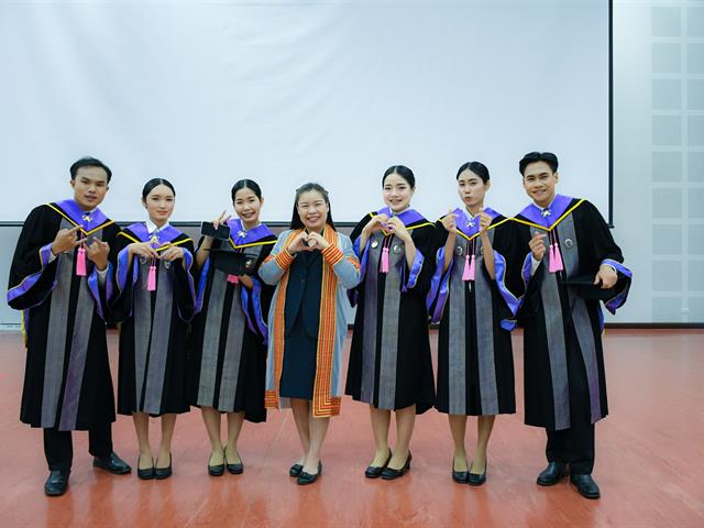 วิทยาลัยการศึกษา มหาวิทยาลัยพะเยา ขอแสดงความยินดีกับบัณฑิต มหาบัณฑิต และดุษฎีบัณฑิตในพิธีพระราชทานปริญญาบัตร แก่ผู้สำเร็จการศึกษา ประจำปีการศึกษา 2567