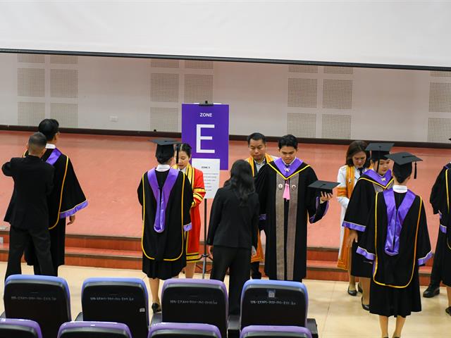 วิทยาลัยการศึกษา มหาวิทยาลัยพะเยา ขอแสดงความยินดีกับบัณฑิต มหาบัณฑิต และดุษฎีบัณฑิตในพิธีพระราชทานปริญญาบัตร แก่ผู้สำเร็จการศึกษา ประจำปีการศึกษา 2567