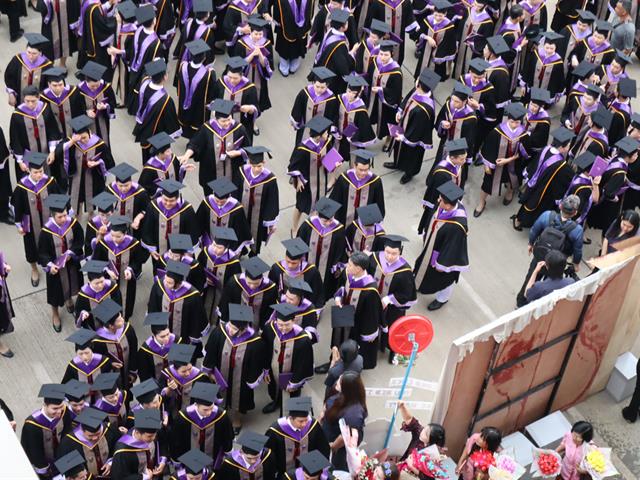 คณะวิศวกรรมศาสตร์ ม.พะเยา ขอแสดงความยินดีกับดุษฎีบัณฑิต มหาบัณฑิต และบัณฑิต ในพิธีพระราชทานปริญญาบัตรประจำปีการศึกษา 2567
