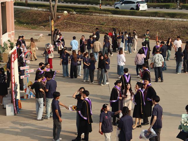 คณะวิศวกรรมศาสตร์ ม.พะเยา ขอแสดงความยินดีกับดุษฎีบัณฑิต มหาบัณฑิต และบัณฑิต ในพิธีพระราชทานปริญญาบัตรประจำปีการศึกษา 2567