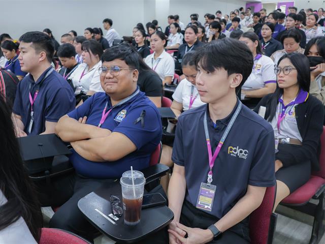 คณะรัฐศาสตร์และสังคมศาสตร์ 