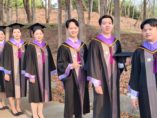 คณะรัฐศาสตร์และสังคมศาสตร์ 