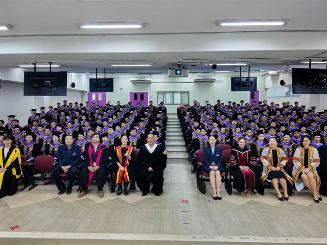 คณะรัฐศาสตร์และสังคมศาสตร์ 