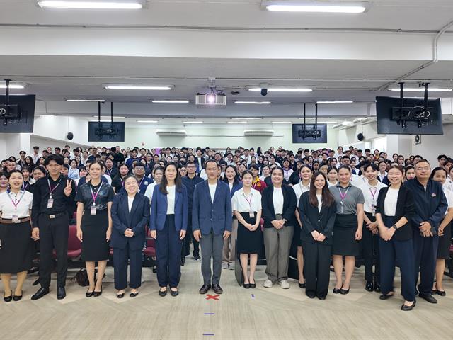 คณะรัฐศาสตร์และสังคมศาสตร์ 