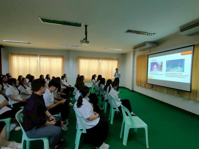 พัฒนากำลังคนที่มีสมรรถนะและทักษะแห่งอนาคต มุ่งเน้นการพัฒนาศักยภาพของบุคลากรและนักศึกษาให้มีทักษะที่สอดคล้องกับโลกอนาคต เช่น การได้รับรางวัล การส่งเสริมการเรียนรู้ผ่านโครงการรับสมัครเรียน หลักสูตร UP PSF และวิชา GE เพื่อยกระดับคุณภาพคนและสังคมแห่งการเรียนรู้