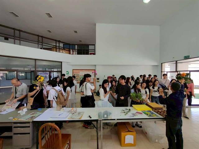 ตะลุยห้องเรียนสีเขียว! นิสิตเภสัชศาสตร์ สาขาวิชาการบริบาลทางเภสัชกรรม ชั้นปีที่ 3 ขนทัพนิสิตท่องโลกพรรณไม้ สร้างจินตนาการผ่านธรรมชาติ ณ สวนพฤกษศาสตร์ฯ จังหวัดเชียงใหม่