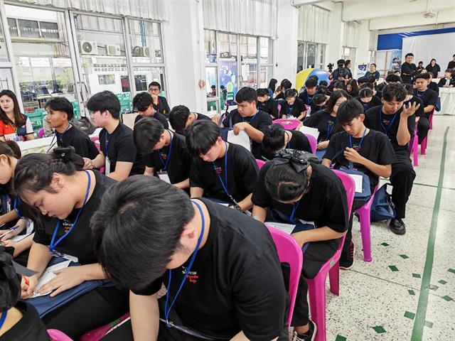 กิจกรรมปัจฉิมนิเทศ “สร้างคน สร้างโอกาส สร้างงาน กับทุนนวัตกรรมสายอาชีพชั้นสูง” ร่วมกับกองทุนเพื่อความเสมอภาคทางการศึกษา (กสศ.) ประจำปีการศึกษา 2568