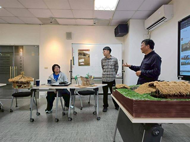 แลกเปลี่ยนองค์ความรู้ทางวิชาการร่วมกับอาจารย์และนิสิตระดับบัณฑิตศึกษาในหลักสูตร Graduate Institute of Architecture and Cultural Heritage