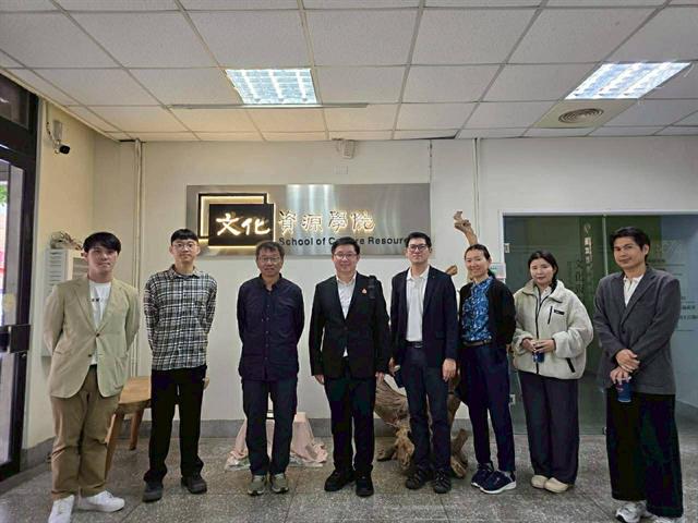 แลกเปลี่ยนองค์ความรู้ทางวิชาการร่วมกับอาจารย์และนิสิตระดับบัณฑิตศึกษาในหลักสูตร Graduate Institute of Architecture and Cultural Heritage