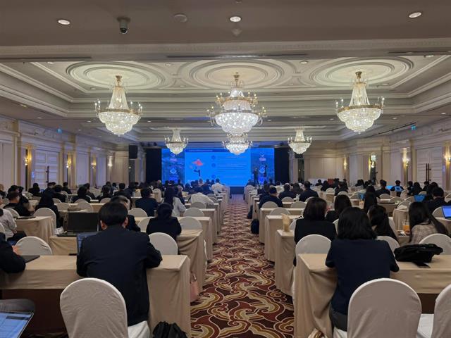 คณะนิติศาสตร์ มหาวิทยาลัยพะเยา  เข้าร่วมโครงการนำเสนอความก้าวหน้างานวิจัย ภายใต้โครงการพัฒนานักวิจัยและติดตามผลการดำเนินงานจากทุน Fundamental Fund (FF) ประจำปีงบประมาณ พ.ศ. 2568–2569 พร้อมเข้าร่วมกิจกรรม Area-based Research Publication Camp ระหว่างวันที่ 23–25 มีนาคม 2569 ณ โรงแรมเซ็นทารา ริเวอร์ไซด์ จังหวัดเชียงใหม่ 