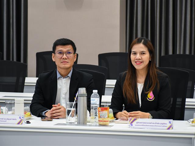 วิทยาลัยการศึกษา ดำเนินโครงการการปรับปรุงและพัฒนาหลักสูตรตามเกณฑ์มาตรฐานหลักสูตรและกรอบมาตรฐานคุณวุฒิระดับอุดมศึกษา