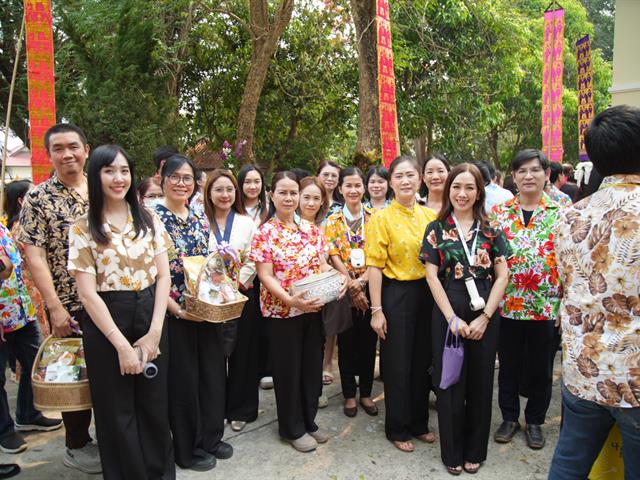 มหาวิทยาลัยพะเยา ร่วมกิจกรรมรดน้ำขอพรผู้ว่าราชการจังหวัดพะเยา  เนื่องในประเพณีปีใหม่ไทย ประจำปี 2569