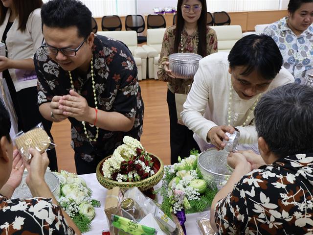 ม.พะเยา จัดพิธีสระเกล้าดำหัวนายกสภามหาวิทยาลัยและกรรมการสภาผู้ทรงคุณวุฒิ สืบสานวัฒนธรรมไทยในเทศกาลสงกรานต์ 2569