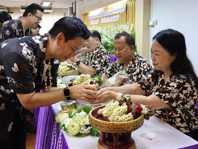 ม.พะเยา จัดพิธีสระเกล้าดำหัวนายกสภามหาวิทยาลัยและกรรมการสภาผู้ทรงคุณวุฒิ สืบสานวัฒนธรรมไทยในเทศกาลสงกรานต์ 2569