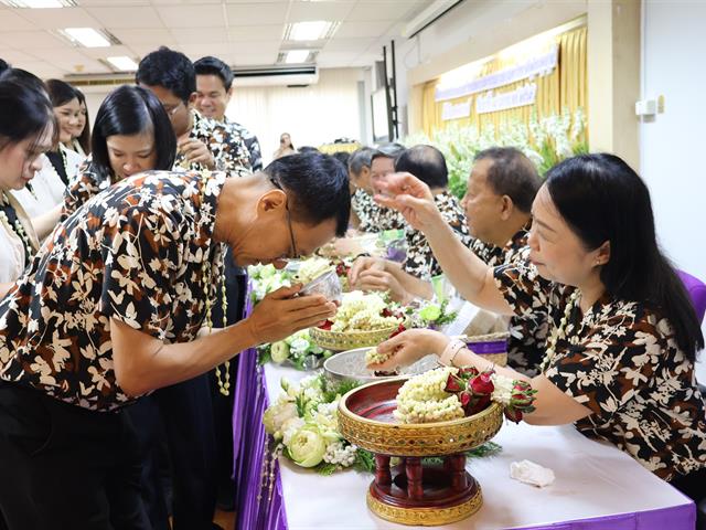 ม.พะเยา จัดพิธีสระเกล้าดำหัวนายกสภามหาวิทยาลัยและกรรมการสภาผู้ทรงคุณวุฒิ สืบสานวัฒนธรรมไทยในเทศกาลสงกรานต์ 2569