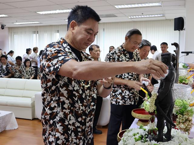 ม.พะเยา จัดพิธีสระเกล้าดำหัวนายกสภามหาวิทยาลัยและกรรมการสภาผู้ทรงคุณวุฒิ สืบสานวัฒนธรรมไทยในเทศกาลสงกรานต์ 2569