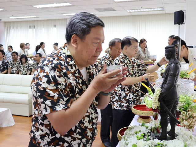 ม.พะเยา จัดพิธีสระเกล้าดำหัวนายกสภามหาวิทยาลัยและกรรมการสภาผู้ทรงคุณวุฒิ สืบสานวัฒนธรรมไทยในเทศกาลสงกรานต์ 2569