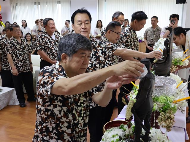 ม.พะเยา จัดพิธีสระเกล้าดำหัวนายกสภามหาวิทยาลัยและกรรมการสภาผู้ทรงคุณวุฒิ สืบสานวัฒนธรรมไทยในเทศกาลสงกรานต์ 2569